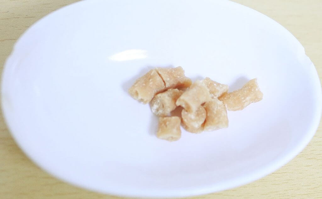 国産 手に持って食べられるカリカリひとつぶささみ丸型（リーフ）の拡大写真